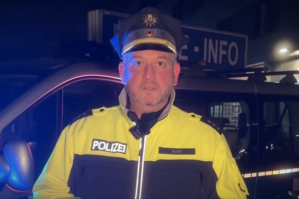 Polizeisprecher Florian Nath hat bereits in der Nacht zu Mittwoch eine erste Bilanz zu den Silvester-Ereignissen gezogen.