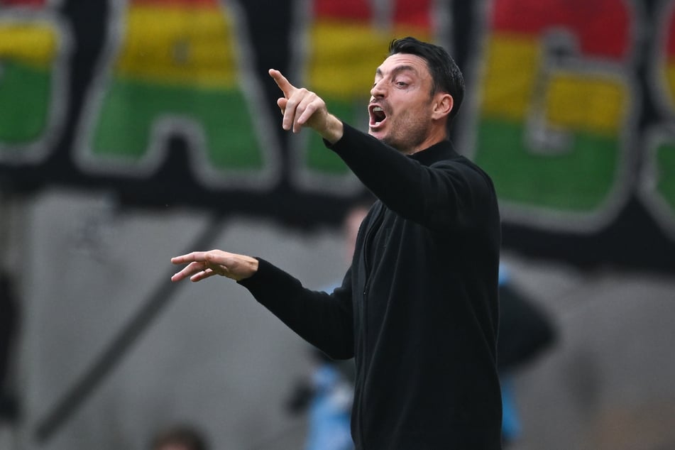 SGE-Cheftrainer Albert Riera (44) steht bereits früh in der Kritik. Kann er das Ruder noch einmal herumreißen?