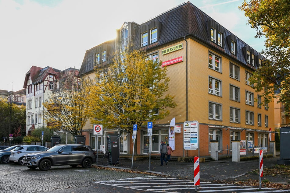 Bei Unsicherheiten können Betroffene einen Termin bei der Verbraucherzentrale in Dresden beantragen.