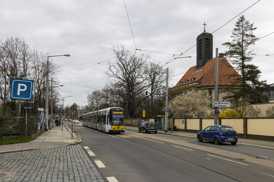 Großbaustelle Bautzner Straße. Auch die Haltestelle Diakonissenkrankenhaus kann ab Mai nicht mehr von Bahnen bedient werden.