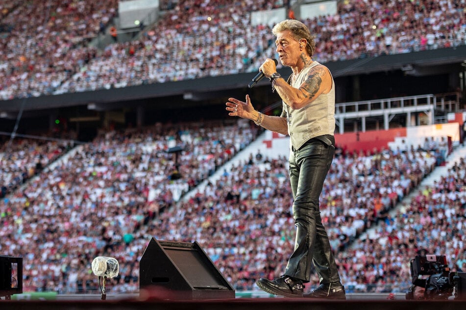 Am 20. Juli spielte Peter Maffay (74) in Leipzig sein letztes großes Tourkonzert. Für seine Familie will die Musiklegende künftig kürzertreten, nur noch vereinzelte Auftritte spielen.