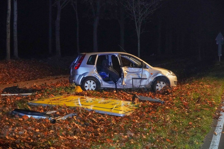 Alkoholisiert ist ein 67-Jähriger am Donnerstagabend auf der B156 mit einem Verkehrsschild kollidiert.