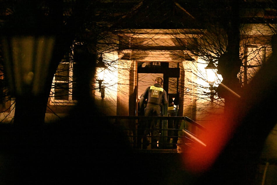 Die Polizei war nach dem Angriff auf mehrere Journalisten nach Fretterode ausgerückt.