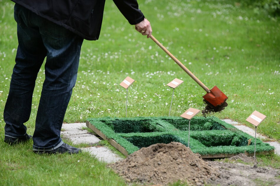 Ein Urnenreihengrab ist in Dresden mit 662 Euro vergleichsweise teuer.