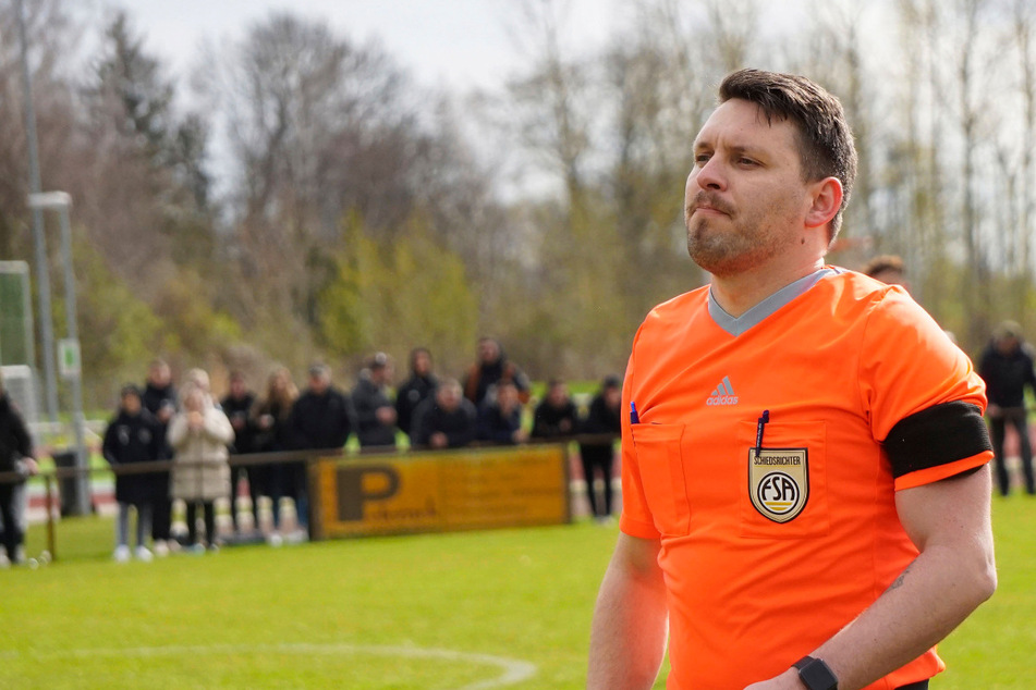 Tatort Fußballplatz: "Lässt dir von einem fetten N**er in den Arsch f***en!"