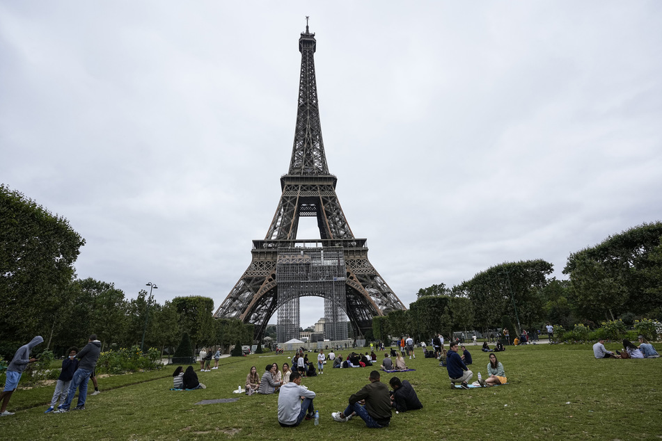Im Juli öffnete der Eiffelturm in Paris nach monatelanger Schließzeit.