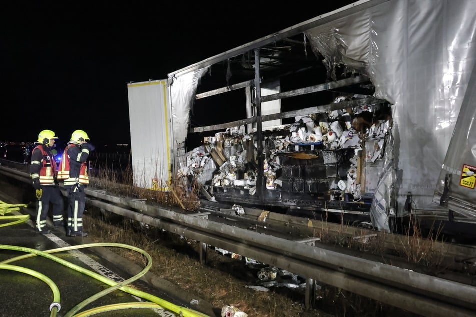 Chemnitz: Lkw-Brand bei Chemnitz: A72 wegen Bergungsarbeiten gesperrt