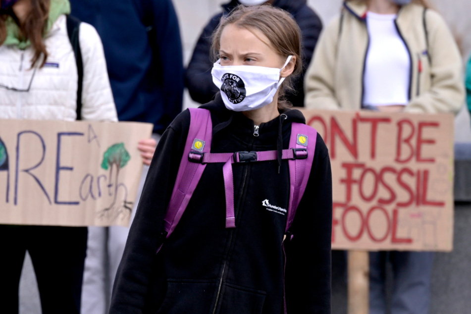 Greta Thunberg (17) und andere protestieren Ende September vor dem schwedischen Parlament Riksdagen in Stockholm.