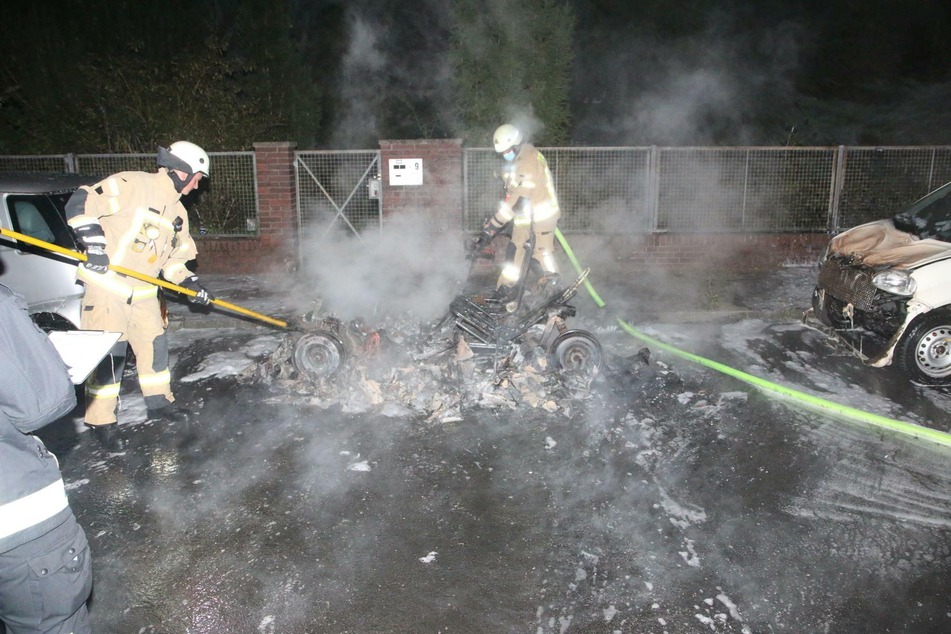 In Neukölln ist in der vergangenen Nacht ein Leichtkraftfahrzeug abgebrannt.
