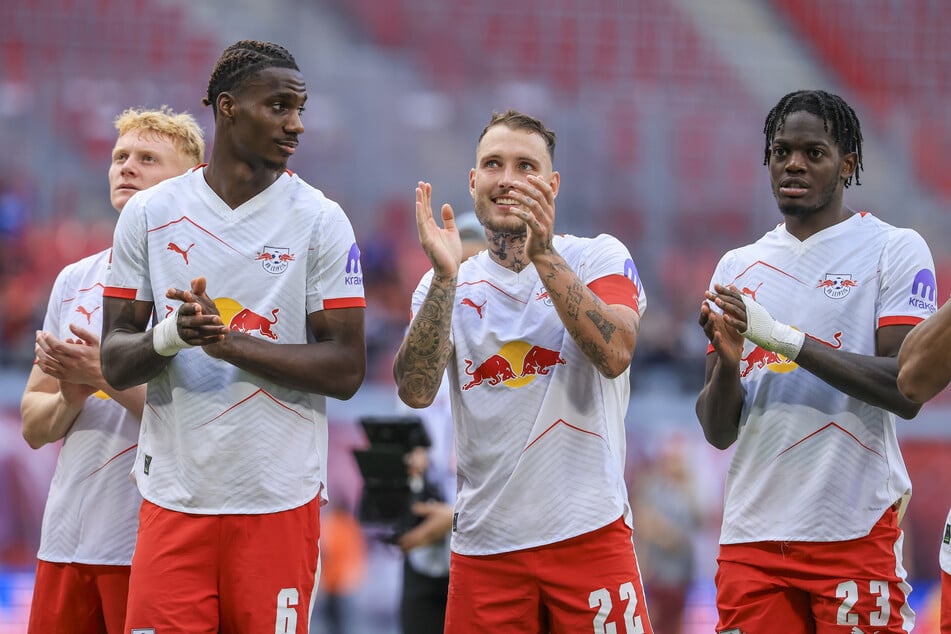 Fallen gegen Union aus: Ezechiel Banzuzi (vorn l.), David Raum (M.) und Castello Lukeba.