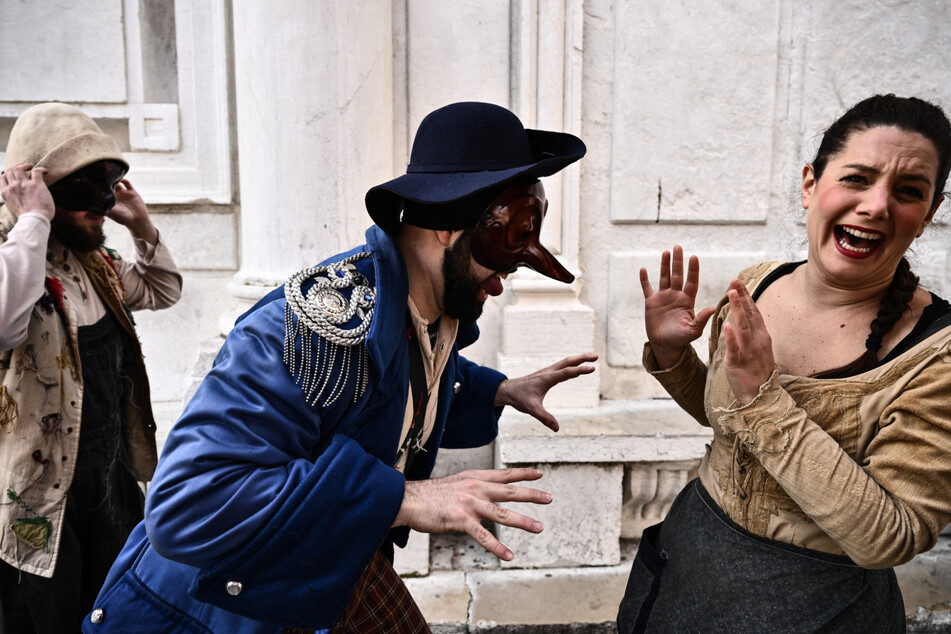 Die traditionelle italienische Schauspielkunst - Commedia dell’arte - darf auch nicht zu kurz kommen.