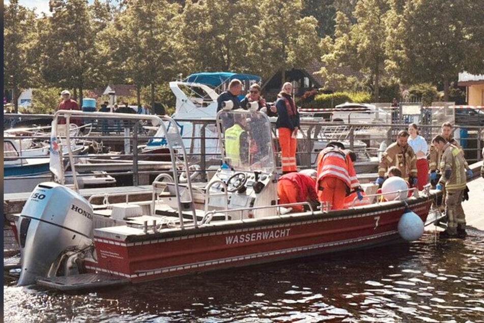 Berlin: Segelyacht versinkt auf der Havel: Mensch muss reanimiert werden