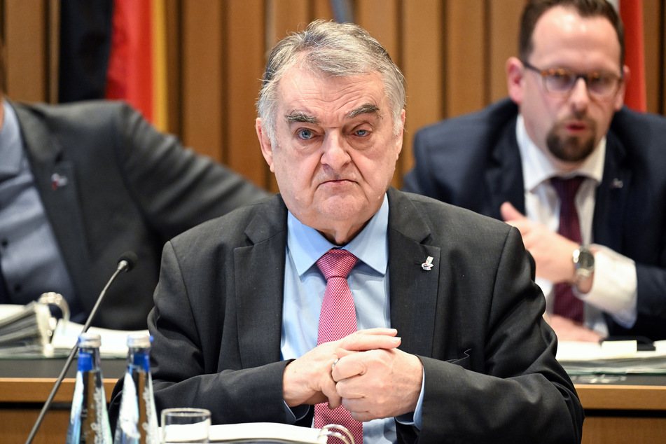 NRW-Innenminister Herbert Reul (70, CDU) war am 7. Januar über die Ermittlungen im Fall der Terrorverdächtigen informiert worden.