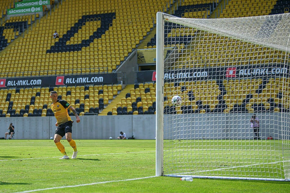 Panagiotis Vlachodimos netzt zum 2:1 ein.