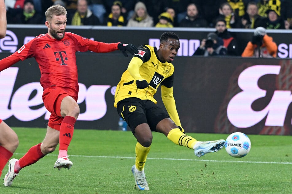 Jamie Gittens (20, r.) hat sich beim BVB ins Schaufenster gespielt, jetzt machte Chelsea Nägel mit Köpfen.
