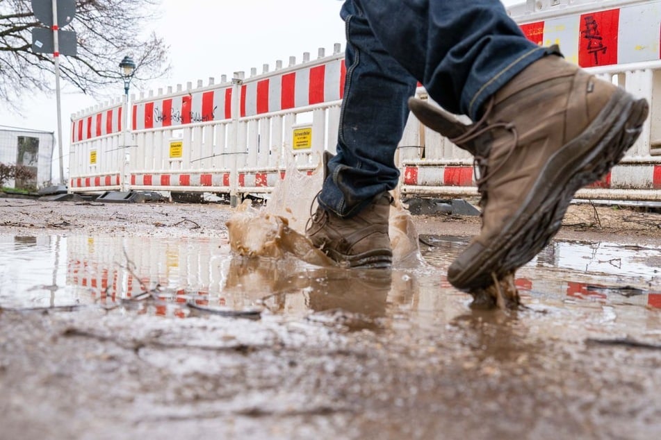 Mist-Wetter zum Wochenstart: Das braut sich am Himmel über NRW zusammen