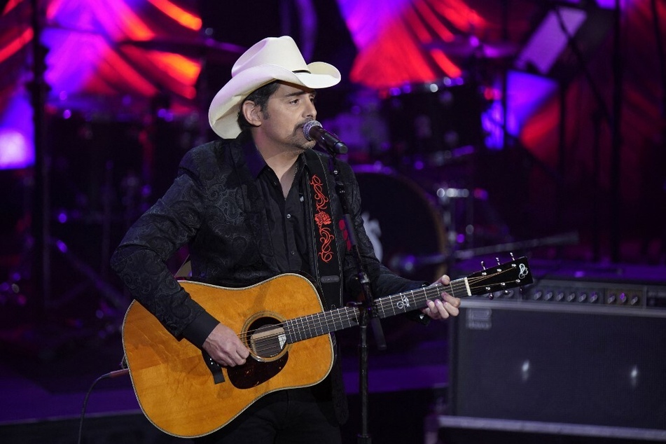 Brad Paisley was among the many country crooners that paid tribute to the late Naomi Judd.