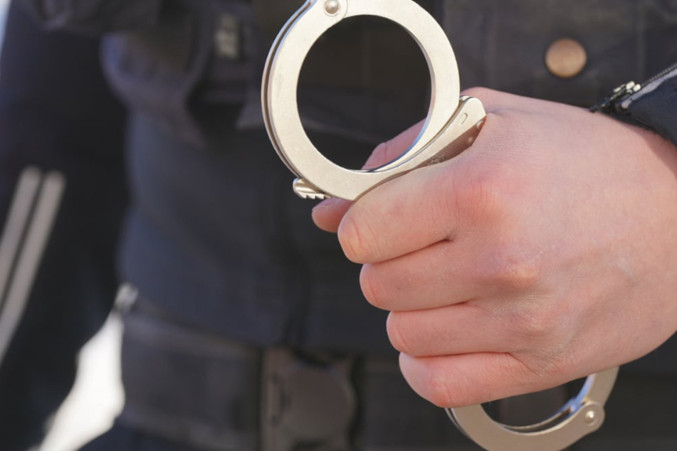 Im Unterricht: Lehrer soll Mädchen heimlich unter den Rock gefilmt haben