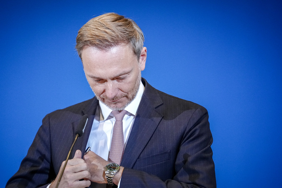 Bundesfinanzminister Christian Lindner (44, FDP) mahnt, dass der Mindestlohn nicht von Politikern ermittelt wird.