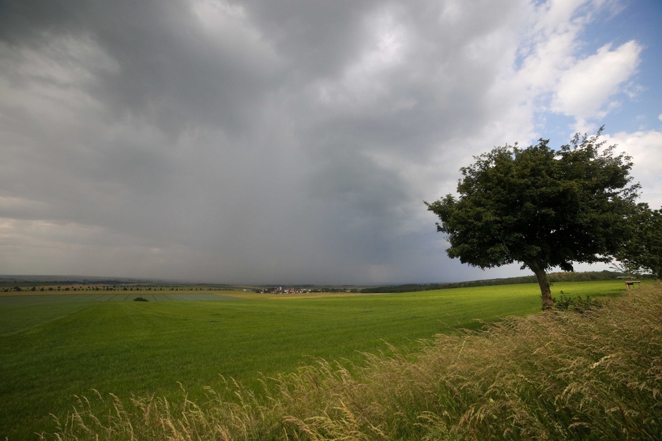 In Liebschützberg im Landkreis Nordsachsen kam am Nachmittag bereits einiges an Wasser runter.