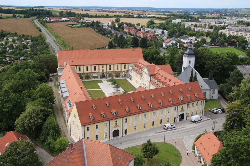 Das Zwickauer Clara-Wieck-Gymnasium hat jetzt Glasfaser-Anschluss.