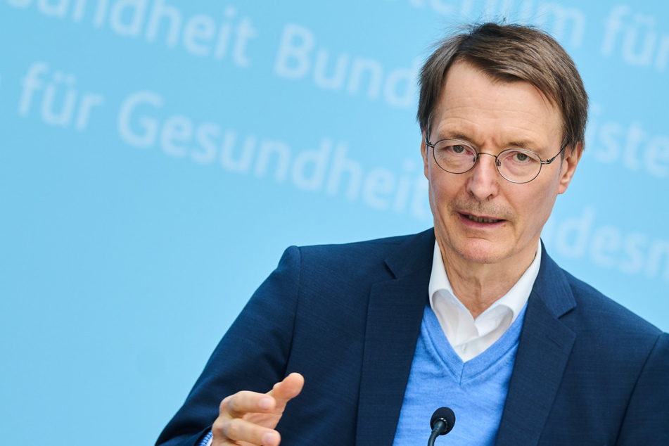 Knallhart-Impfpflicht-Ansage von Gesundheitsminister Karl Lauterbach: Steht nicht zur Diskussion!