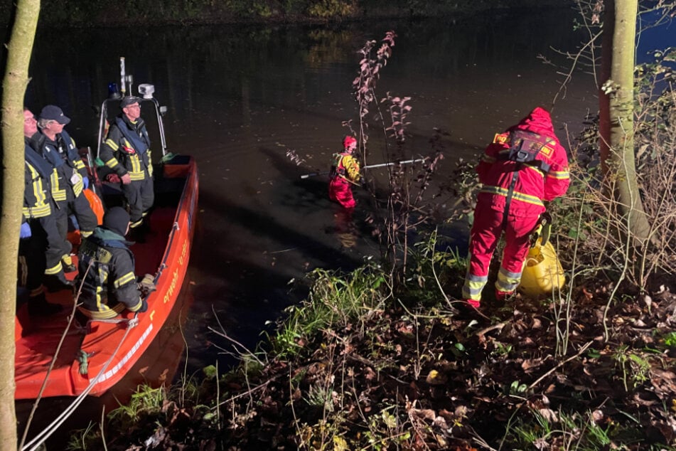 Polizei und Feuerwehr suchten nach dem Verschwinden der 34-Jährigen intensiv nach ihr. Jetzt wurde eine weibliche Leiche aus dem Wasser geborgen.