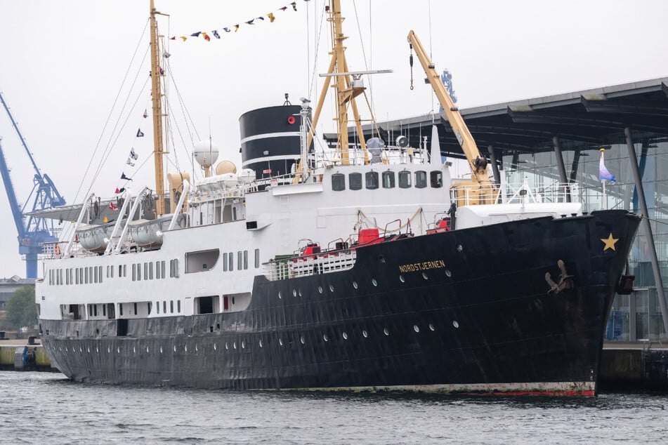 Historisches Kreuzfahrtschiff kracht in Böschung: So geht es jetzt weiter