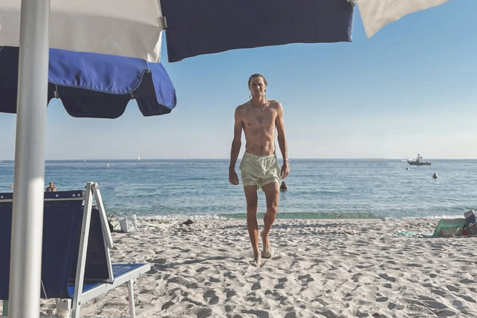 Alexander Zverev (26) genießt die Sonne auf Korsika.