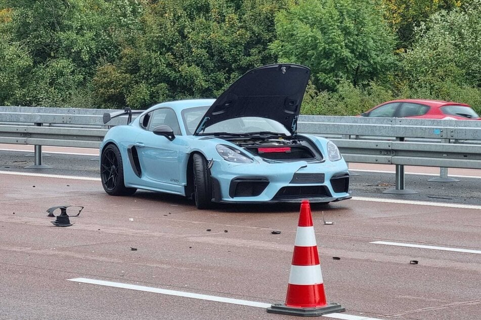 Sowohl der Porsche ...