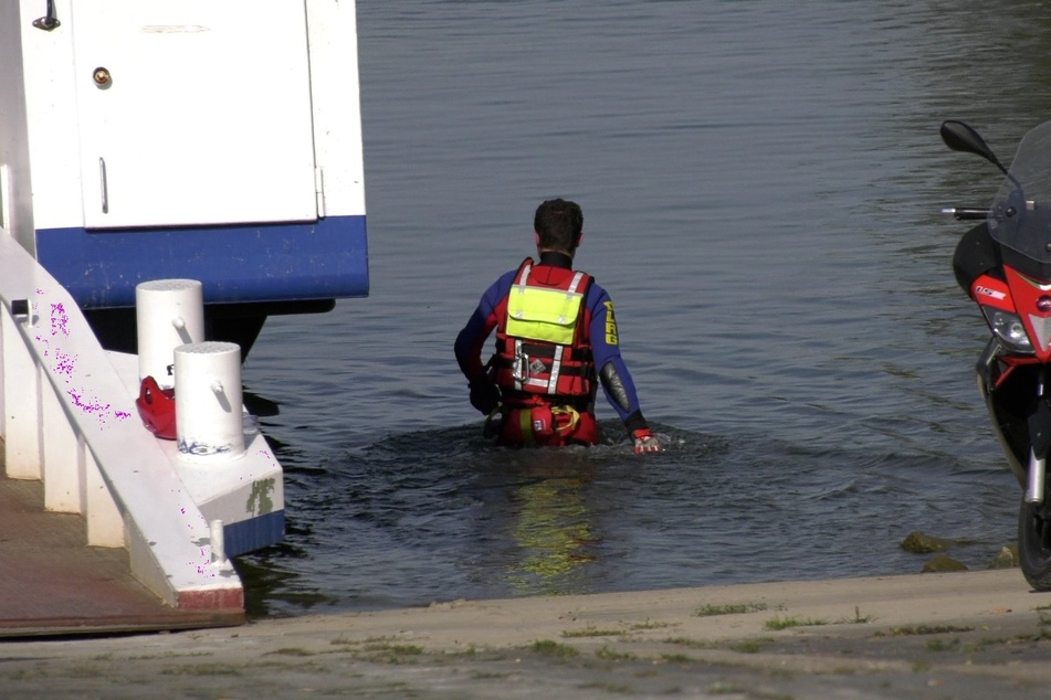 Mit einem Großaufgebot suchten die Rettungskräfte nach dem untergegangenen 20-Jährigen.
