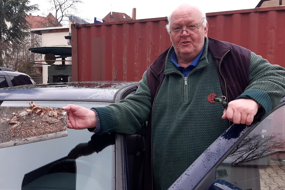 Roland Geistert (70), Ortsvorsteher von Liebertwolkwitz, betreibt eine Autowerkstatt. Die ersten Erfahrungen mit reparaturbedürftigen Fahrzeugen machte er im zarten Alter von vier Tagen.