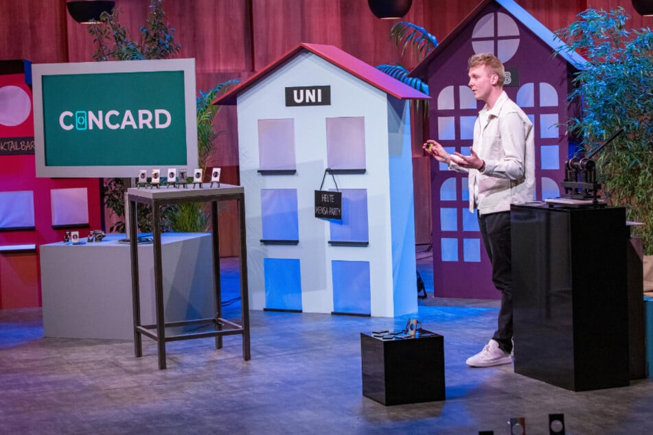 Ohne Deal, aber mit haufenweise Kritik muss der 23-Jährige am Ende das Studio räumen.