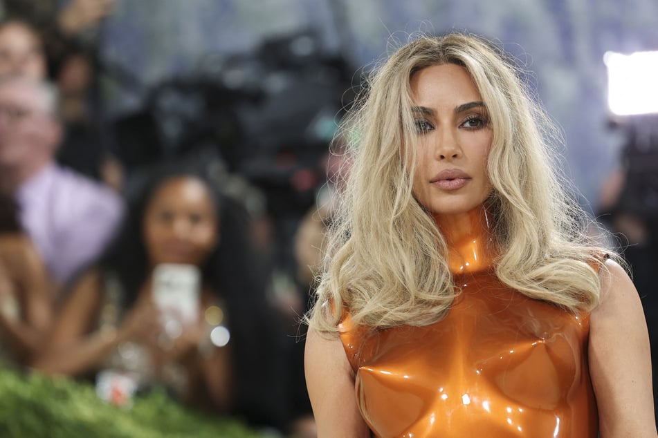 Kim Kardashian won $167,000 from the $186,000 she demanded from a New York man who sued her for defamation.