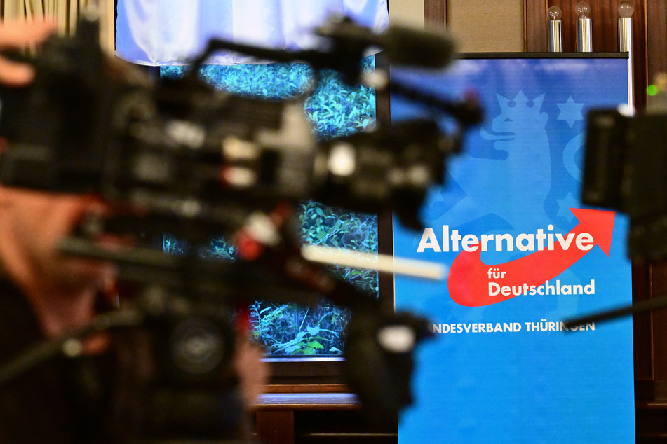 Ein Kameramann filmt im Saal des Hotel Pfiffelburg während des Landesparteitags der AfD. Im Vorfeld sorgte die Auseinandersetzung zwischen der Partei und einem ARD-Magazin für Aufmerksamkeit.