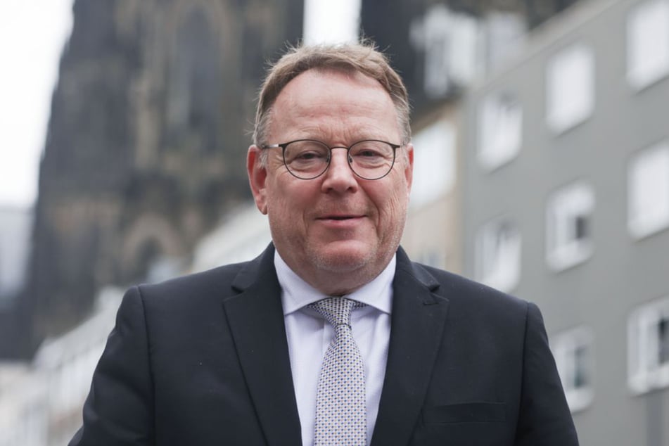 Tosten Burmester (63, SPD) wurde im September 2025 zum Oberbürgermeister von Köln gewählt.