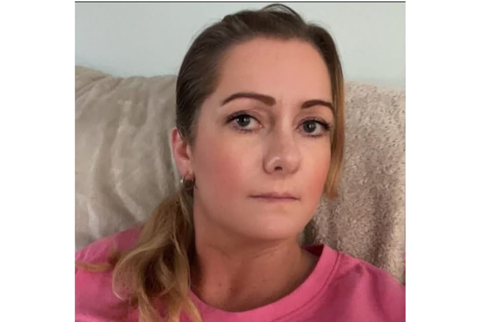 Angela Shellis (†45) Leiche wurde im Unterholz gefunden.