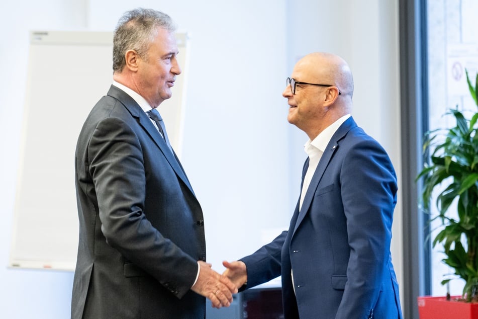 Claus Weselsky (l.), GDL-Chef, und Martin Seiler, DB-Personalvorstand, zum Auftakt der Verhandlungen im November 2023.
