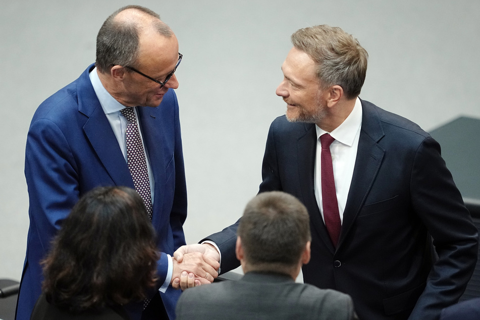 CDU-Parteichef Merz (67, l.) und Finanzminister Christian Lindner (44, FDP, r.) können sich über steigende Zustimmung für ihre Partei freuen.