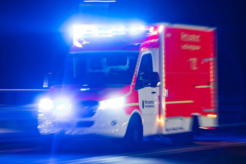 Der 41-jährige Berliner ist vom Rettungsdienst ins Krankenhaus gebracht worden. (Symbolfoto)