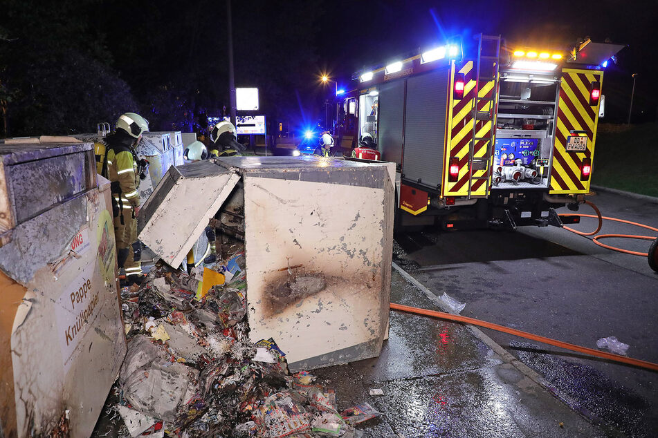 Schon wieder. Erneut brannte ein Papiercontainer im Dresdner Stadtteil Gorbitz.