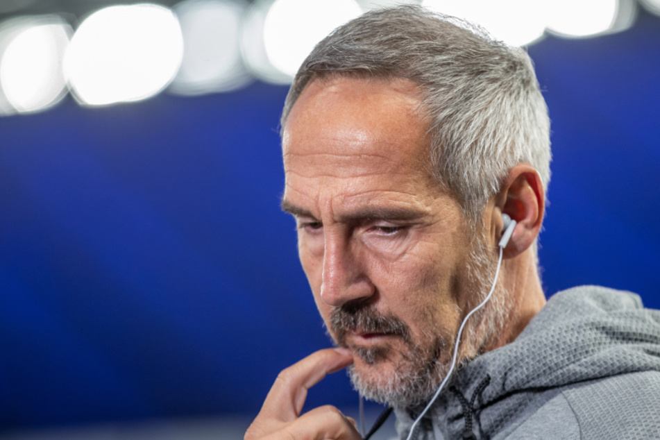 Ohne Chefcoach Adi Hütter (52) muss Mönchengladbach das Abstiegs-Endspiel gegen Hertha BSC bestreiten.