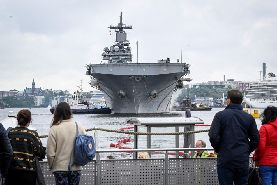 Anfang Juni machte die "USS Kearsarge" in Stockholm fest.