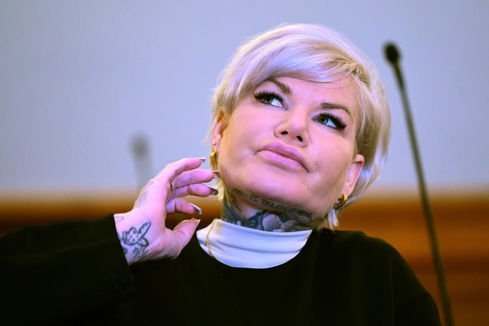 Wegen des Zeigens des Hitlergrußes war Melanie Müller (37) von dem Landgericht Leipzig zu 3500 Euro verurteilt worden.