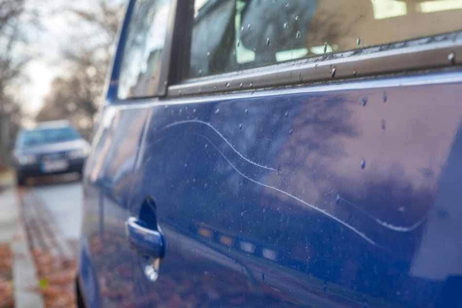 Elf Autos wurden in Chemnitz zerkratzt. (Symbolfoto)