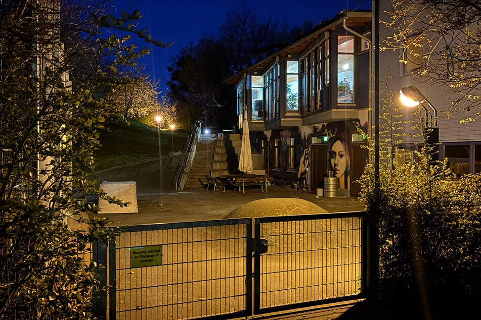 Einige Stunden zuvor gab es im Kinder- und Jugendhaus am Omsewitzer Ring bereits eine Auseinandersetzung zwischen den Gruppen.