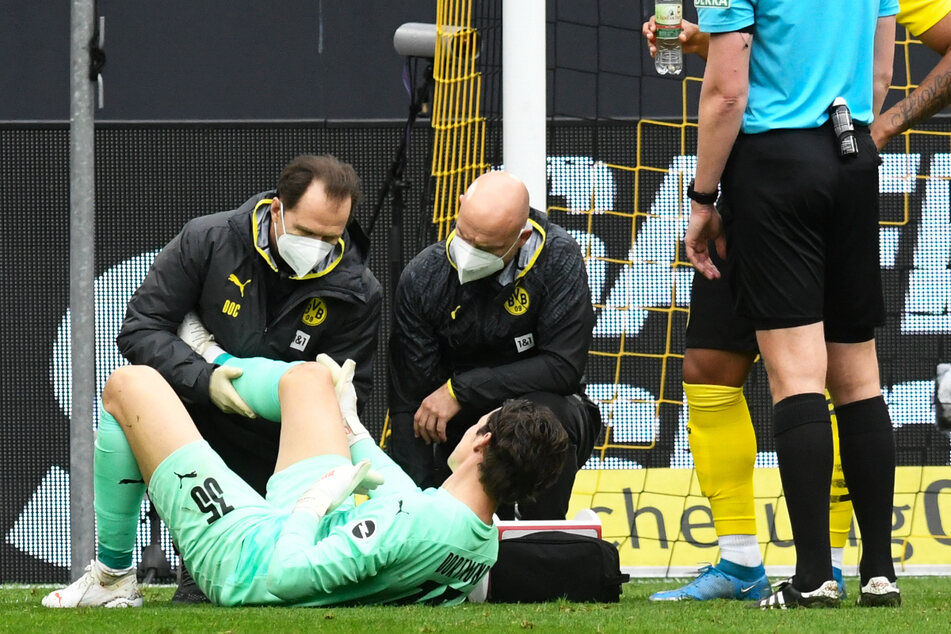 Stammtorwart Marwin Hitz (33, 2.v.l.) wird dem BVB im Saisonendspurt fehlen.
