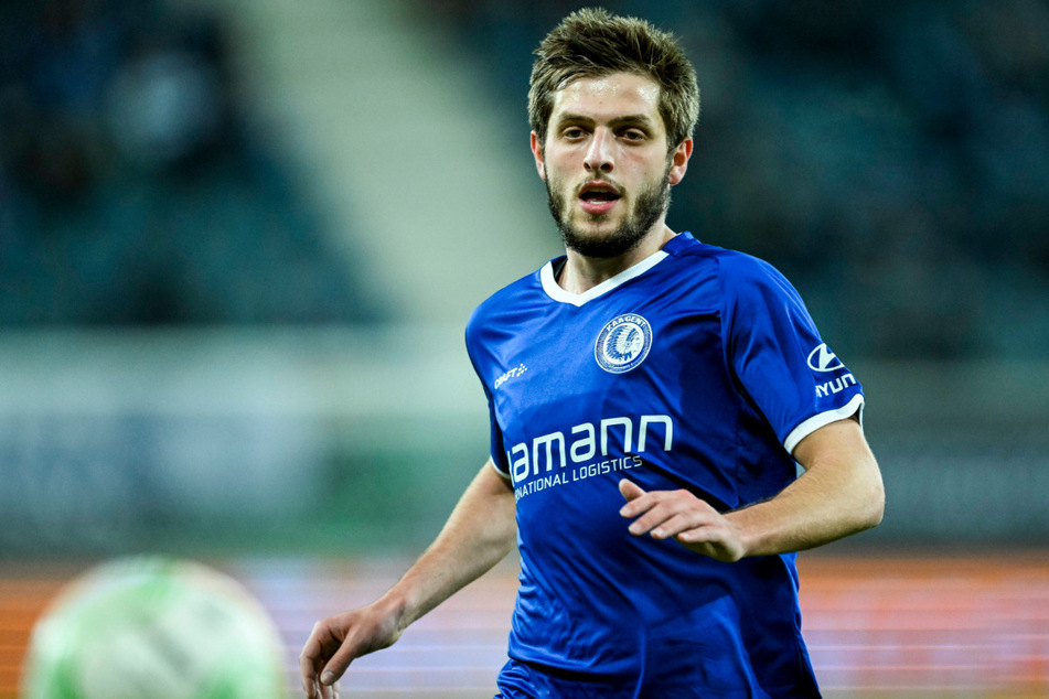 HSV-Neuzugang Giorgi Chakvedatze feierte im Testspiel gegen den FC Midtjylland sein Debüt für die Rothosen.
