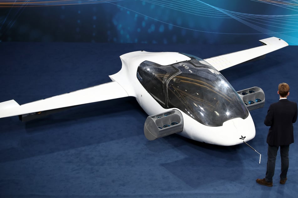 Der Prototyp des ersten flugfähigen "Flugtaxis", der eVTOL - electric vertical take-off and landing Jet - des Herstellers Lilium.