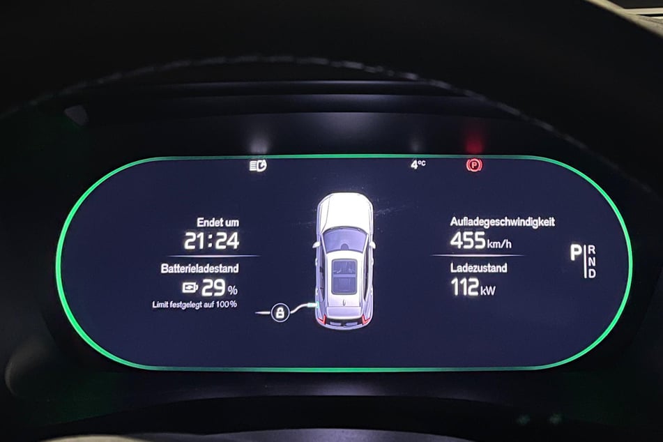 Während des Ladevorgangs bleibt der Fahrer über die Dauer und Ladegeschwindigkeit informiert.